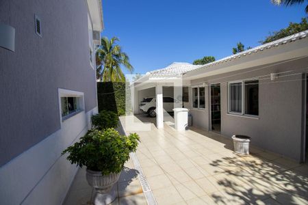 Casa de condomínio à venda com 660m², 4 quartos e 2 vagasQuintal