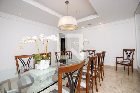 Casa de condomínio à venda com 660m², 4 quartos e 2 vagasSala de Jantar