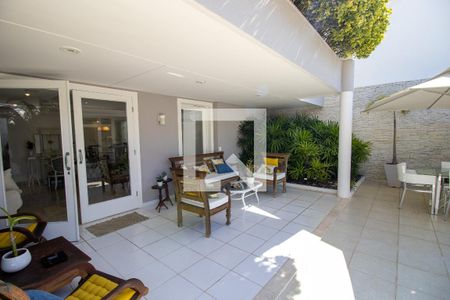 Casa de condomínio à venda com 660m², 4 quartos e 2 vagasÁrea gourmet