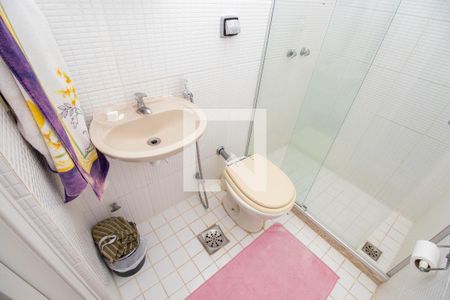 Casa de condomínio à venda com 660m², 4 quartos e 2 vagasBanheiro de serviço