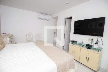 Casa de condomínio à venda com 660m², 4 quartos e 2 vagasQuarto 1