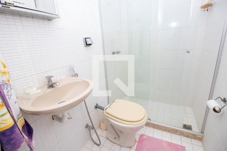 Casa de condomínio à venda com 660m², 4 quartos e 2 vagasBanheiro de serviço