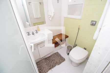 Casa de condomínio à venda com 660m², 4 quartos e 2 vagasBanheiro