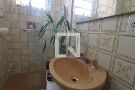 Apartamento à venda com 72m², 2 quartos e 1 vagaPia do banheiro