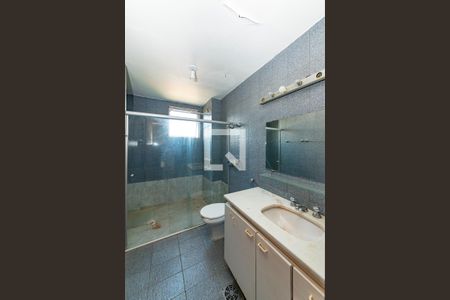 Banheiro da Suíte de apartamento para alugar com 3 quartos, 111m² em Santa Lúcia, Belo Horizonte