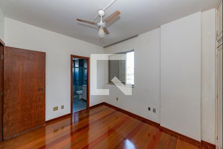 Apartamento para alugar com 111m², 3 quartos e 2 vagas Apartamento para alugar com 111m², 3 quartos e 2 vagasSuíte