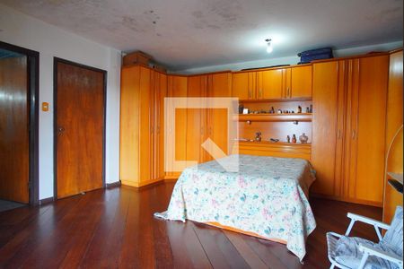 Casa à venda com 401m², 4 quartos e 5 vagasSuíte - Segundo Andar