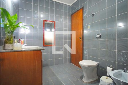 Casa à venda com 401m², 4 quartos e 5 vagasBanheiro da Suíte - Segundo Andar