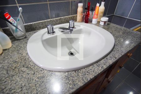 Casa à venda com 401m², 4 quartos e 5 vagasBanheiro da Suíte - Segundo Andar