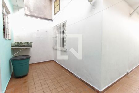 Casa à venda com 135m², 2 quartos e 1 vagaQuintal