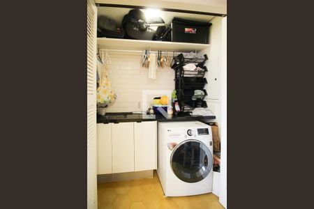 Apartamento à venda com 97m², 3 quartos e 2 vagas Apartamento à venda com 97m², 3 quartos e 2 vagasÁrea de Serviço