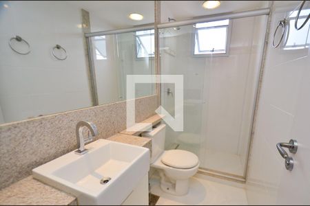 Apartamento à venda com 70m², 2 quartos e 2 vagasBanheiro social