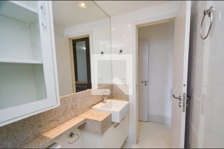 Apartamento à venda com 70m², 2 quartos e 2 vagasBanheiro suite