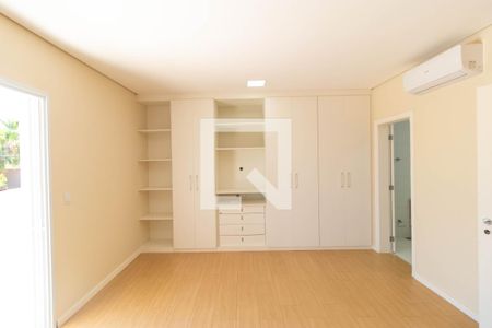 Casa de condomínio à venda com 430m², 3 quartos e 4 vagasSuíte