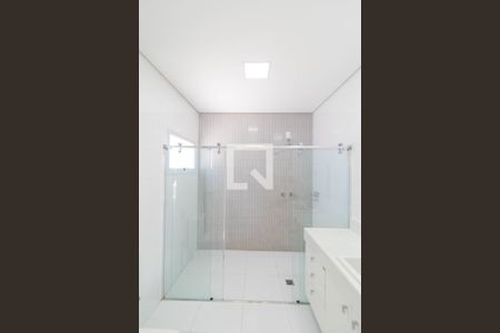 Casa de condomínio à venda com 430m², 3 quartos e 4 vagasBanheiro da Suíte