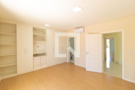 Casa de condomínio à venda com 430m², 3 quartos e 4 vagasSuíte