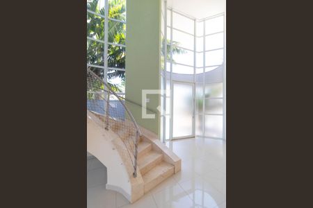 Casa de condomínio à venda com 430m², 3 quartos e 4 vagasSala