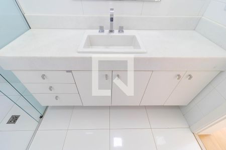 Casa de condomínio à venda com 430m², 3 quartos e 4 vagasBanheiro da Suíte