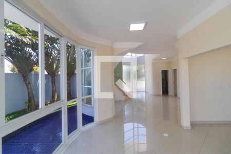 Casa de condomínio à venda com 430m², 3 quartos e 4 vagasSala