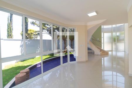 Casa de condomínio à venda com 430m², 3 quartos e 4 vagasSala