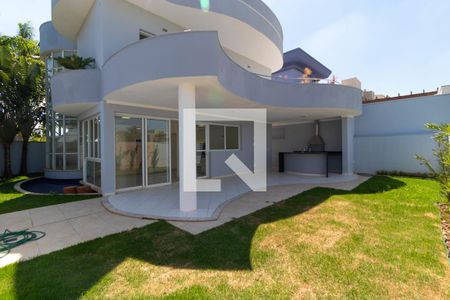 Casa de condomínio à venda com 430m², 3 quartos e 4 vagasQuintal