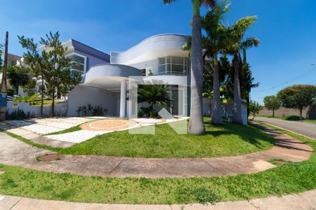 Casa de condomínio à venda com 430m², 3 quartos e 4 vagasFachadaFachada