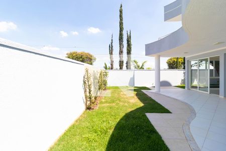 Casa de condomínio à venda com 430m², 3 quartos e 4 vagasQuintal