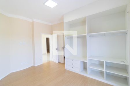 Casa de condomínio à venda com 430m², 3 quartos e 4 vagasQuarto 01