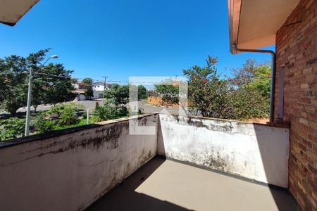 Casa à venda com 198m², 5 quartos e 4 vagas Casa à venda com 198m², 5 quartos e 4 vagasVaranda Quarto 4