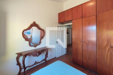 Casa à venda com 198m², 5 quartos e 4 vagas Casa à venda com 198m², 5 quartos e 4 vagasQuarto 2