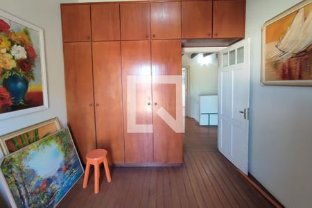 Casa à venda com 198m², 5 quartos e 4 vagas Casa à venda com 198m², 5 quartos e 4 vagasQuarto 3