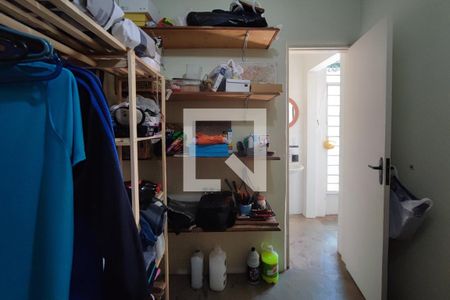 Casa à venda com 198m², 5 quartos e 4 vagas Casa à venda com 198m², 5 quartos e 4 vagasQuarto de Serviço