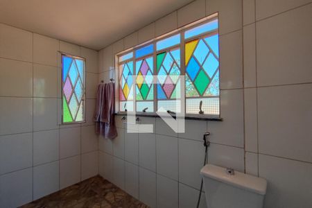 Casa à venda com 198m², 5 quartos e 4 vagas Casa à venda com 198m², 5 quartos e 4 vagasBanheiro Suíte