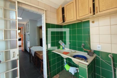 Casa à venda com 198m², 5 quartos e 4 vagas Casa à venda com 198m², 5 quartos e 4 vagasÁrea de Serviço