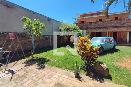 Casa à venda com 198m², 5 quartos e 4 vagas Casa à venda com 198m², 5 quartos e 4 vagasQuintal - Jardim