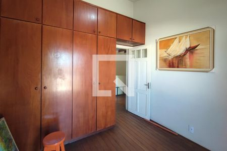 Casa à venda com 198m², 5 quartos e 4 vagas Casa à venda com 198m², 5 quartos e 4 vagasQuarto 3