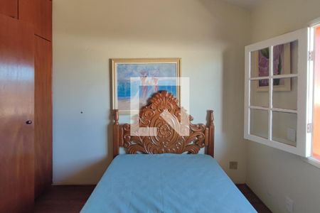 Casa à venda com 198m², 5 quartos e 4 vagas Casa à venda com 198m², 5 quartos e 4 vagasQuarto 2