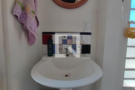 Casa à venda com 198m², 5 quartos e 4 vagas Casa à venda com 198m², 5 quartos e 4 vagasBanheiro de Serviço