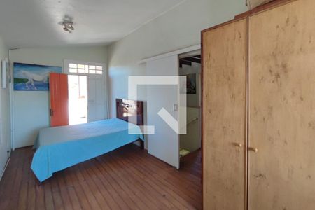 Casa à venda com 198m², 5 quartos e 4 vagas Casa à venda com 198m², 5 quartos e 4 vagasQuarto 4