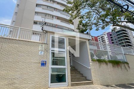 Apartamento à venda com 104m², 2 quartos e 3 vagasFachada + plaquinha