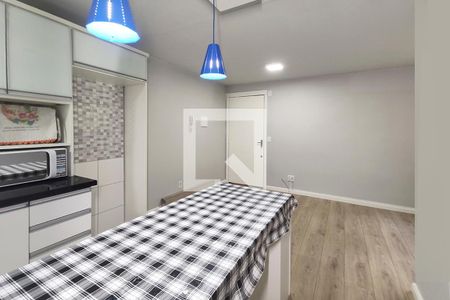 Apartamento à venda com 58m², 2 quartos e 1 vaga Apartamento à venda com 58m², 2 quartos e 1 vagaCozinha e Área de Serviço