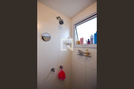 Apartamento à venda com 70m², 2 quartos e 1 vaga Apartamento à venda com 70m², 2 quartos e 1 vagaChuveiro do Banheiro da Suíte