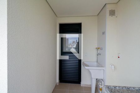 Apartamento à venda com 57m², 2 quartos e 1 vaga Apartamento à venda com 57m², 2 quartos e 1 vagaVaranda e Área de Serviço