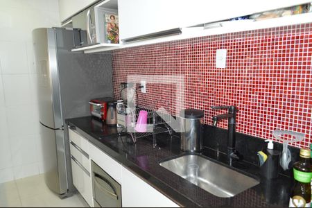 Apartamento à venda com 84m², 3 quartos e 2 vagasCozinha