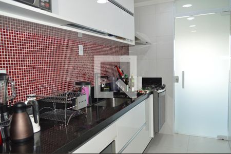 Apartamento à venda com 84m², 3 quartos e 2 vagasCozinha