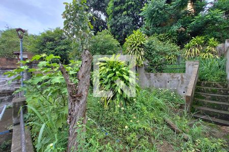 Casa à venda com 300m², 5 quartos e 1 vaga Casa à venda com 300m², 5 quartos e 1 vagaQuintal
