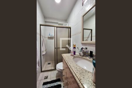 Casa à venda com 300m², 5 quartos e 1 vaga Casa à venda com 300m², 5 quartos e 1 vagaBanheiro da Suíte