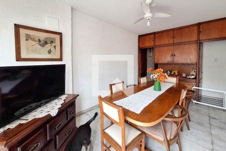 Sala 2 de casa para alugar com 5 quartos, 300m² em Icaraí, Niterói