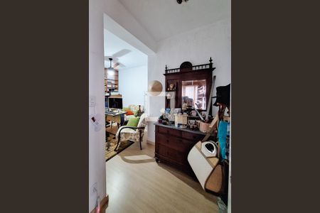 Casa à venda com 300m², 5 quartos e 1 vaga Casa à venda com 300m², 5 quartos e 1 vagaQuarto 4