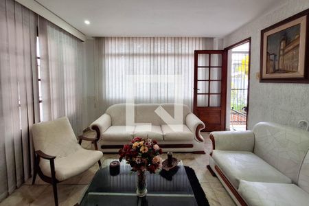Sala 1 de casa para alugar com 5 quartos, 300m² em Icaraí, Niterói